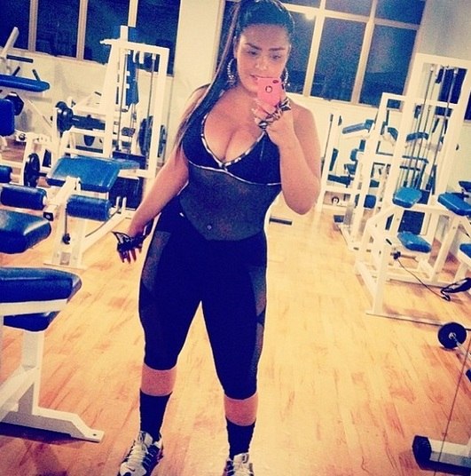 Para malhar, Mulher Melancia abusa dos macaquinhos justos e decotados 