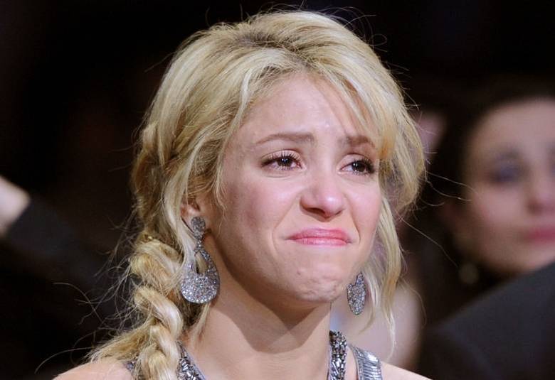 Não chora, Shakira, você merece! 