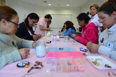 Voluntárias do Icesp promovem cursos para familiares e pacientes
