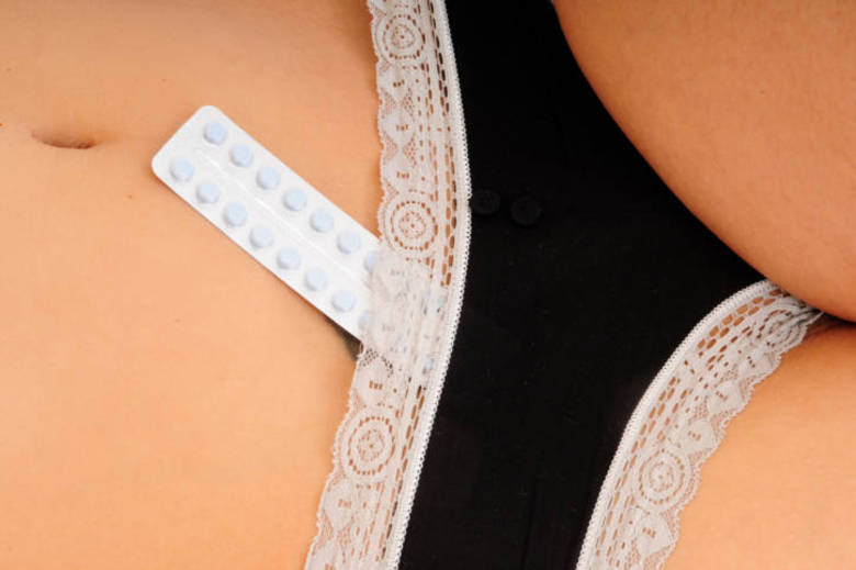 Ela acordou em um dia se sentindo mal, e achou que estava tendo um ataque de pânico. Sua visão começou a escurecer e ela ficou desesperada.— Quando comecei a perder a visão eu percebi que precisava de ajuda médica. Também estava sentindo dormência no corpo e não parava de suar. Foi terrível Ela acordou em um dia se sentindo mal, e achou que estava tendo um ataque de pânico. Sua visão começou a escurecer e ela ficou desesperada.— Quando comecei a perder a visão eu percebi que precisava de ajuda médica. Também estava sentindo dormência no corpo e não parava de suar. Foi terrível