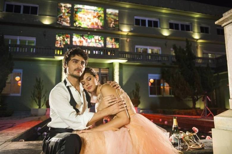 Bruna e Guilherme negaram o romance e reforçaram que eram apenas amigos. Meses depois, Bruna e Neymar voltariam a ficar juntos