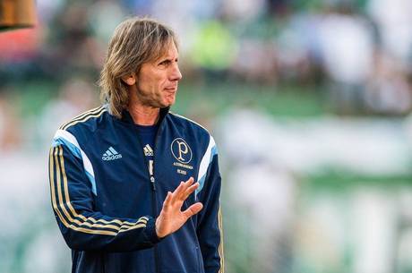 Palmeiras joga futuro de Gareca contra o Coritiba