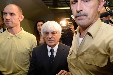Bernie Ecclestone terá uma semana para transferir fortuna