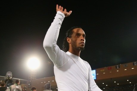 Diretoria do Verdão não entende fracasso por Ronaldinho e é xingada