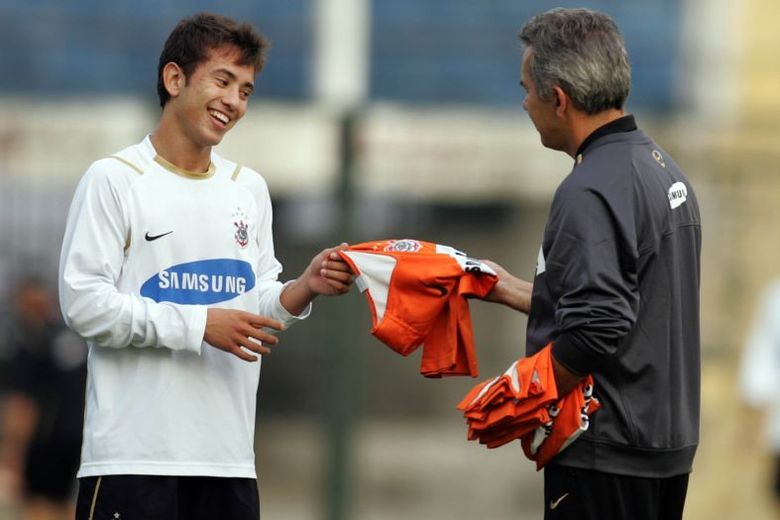 Corinthians jogou R$ 463 milhões no lixo ao desprezar promessas da base