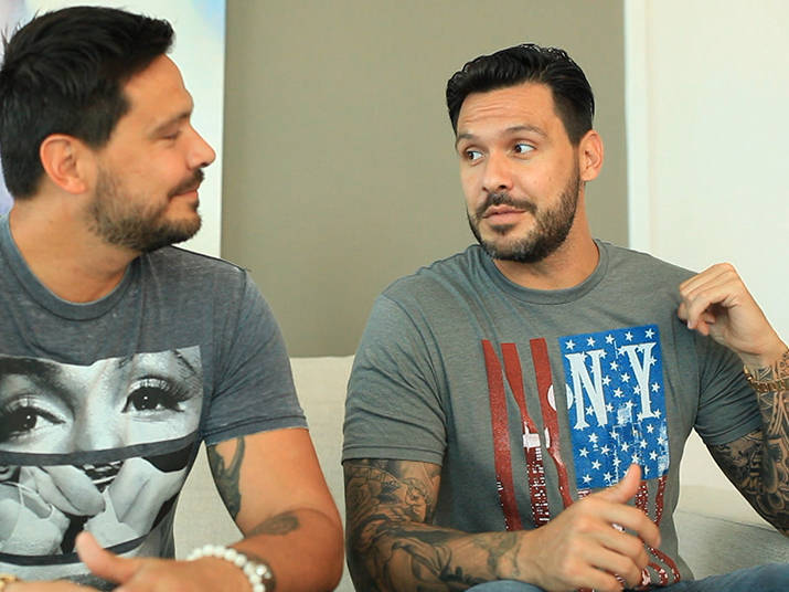 Flávio e Gustavo largaram a vida como modelos, deixaram a
fama que alcançaram no Brasil e receberam em troca uma reviravolta em suas
vidas
Flávio e Gustavo largaram a vida como modelos, deixaram a
fama que alcançaram no Brasil e receberam em troca uma reviravolta em suas
vidas