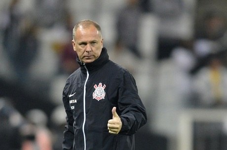 Mano volta a reclamar de juiz em derrota do Corinthians