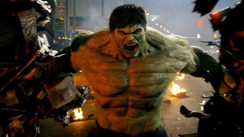 10 - O Incrível Hulk (2008)Não é tão ruim quanto O Hulk, de 2003, que chegava a ser pior que aquele Hulk que era um cara fortão simplesmente pintado de verde, mas ainda assim, é o filme menos interessante do estúdio. Edward Norton faz um bom papel, mas o trabalho de Mark Ruffalo, que o substitui como o gigante esverdeado em Os Vingadores, é bastante superior, por dar ao cientista Bruce Banner um tom mais sensível e divertido. A trama é um pouco bagunçada e meio sem um gancho que atraia sua atenção por completo. Mais uma vez, não é um filme ruim, só não é daqueles que você topa assistir duas vezes