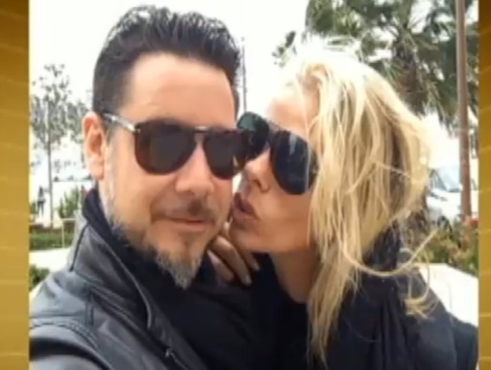 Tirar foto com o companheiro para publicar nas redes sociais virou moda entre os anônimos e os famosos + Famosos adoram postar fotos ao lado dos seus companheiros. Veja! 