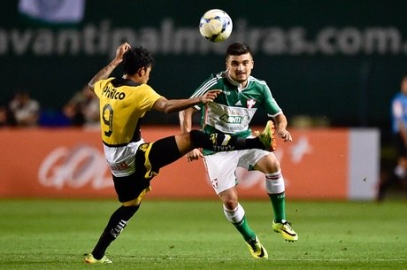 Palmeiras vence rival direto e se afasta da zona de rebaixamento do Campeonato Brasileiro