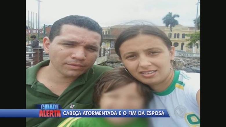 Um homem de 35 anos é suspeito de ter assassinado sua mulher na frente do filho, em Americana, no interior de São Paulo. Segundo familiares, o marido sabia que a vítima iria se separar dele, pois não aguentava mais o ciúme doentio do marido