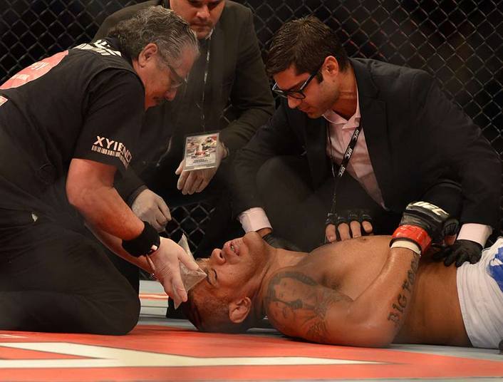 Não deu para Antonio Pezão no UFC Fight Night Brasília. Depois de baixas no evento, o lutador brasileiro perdeu novamente, dessa vez de forma arrasadora...