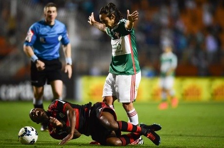 Palmeiras perde a paciência e pune Valdivia por expulsão