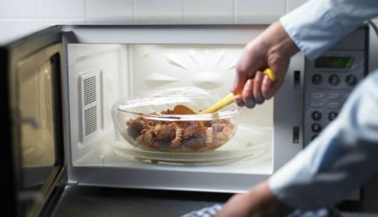 Um forno microondas possui uma das mais altas cargas tributárias embutidas. Do valor total do equipamento, 59,37% saõ usados somente para cobrir impostos