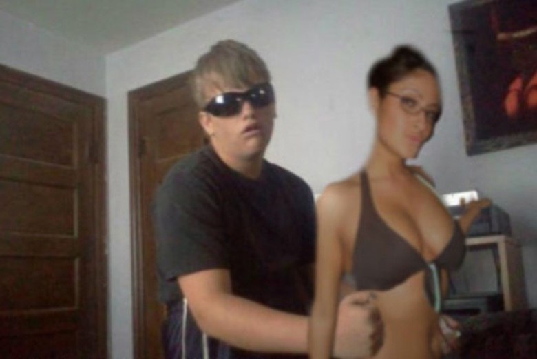 Esse cara só esqueceu de uma coisa: usar o Photoshop!