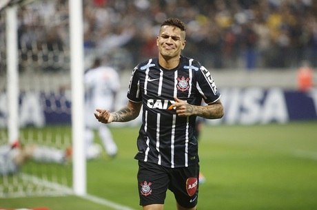 Corinthians ainda sonha em ter Guerrero diante do Palmeiras