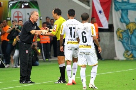 Mano Menezes usa velho repertório para justificar derrota do Corinthians