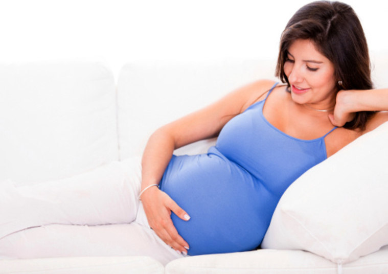 São tantas sensações novas que é natural que as mamães de primeira viagem sintam dificuldade para perceber que o seu filhote está mexendo. Mulheres que estejam muito acima do peso ao engravidar também podem demorar um pouco mais para perceber os movimentos do bebê, porque a camada de gordura existente na região do abdome pode atrapalhá-lasAssista à Record onde e quando quiser