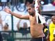 Nos últimos clubes em que passou, Adriano enfrentou problemas com a balança e apresentou uma barriga saliente