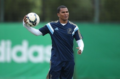 Palmeiras mantém meia emprestado e continua 'faxina' 