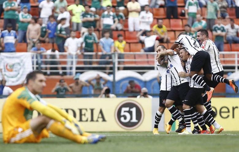 Corinthians comemora empate heroico contra Palmeiras, mas rodada tirou time do G-4