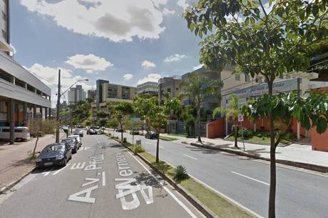 Vítima foi abordada pelos suspeitos na avenida Mário Werneck