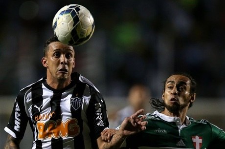 Valdivia escolhe seleção chilena e desfalca o Palmeiras no clássico contra o São Paulo