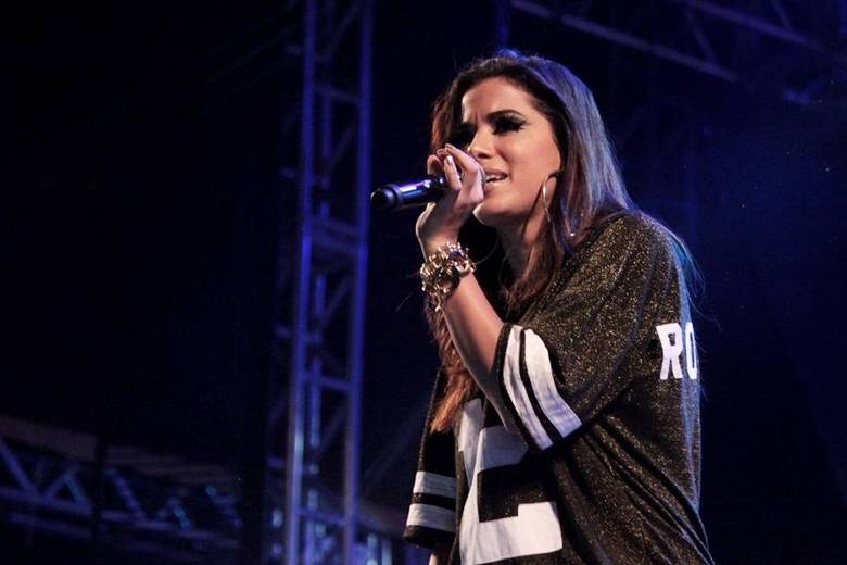 A cantora Anitta agitou São Bernardo do Campo na noite de sábado (08). A morena participou de um show em comemoração ao aniversário de uma rádioFãs suspeitam que novo clipe de Valesca seja provocação para Anitta