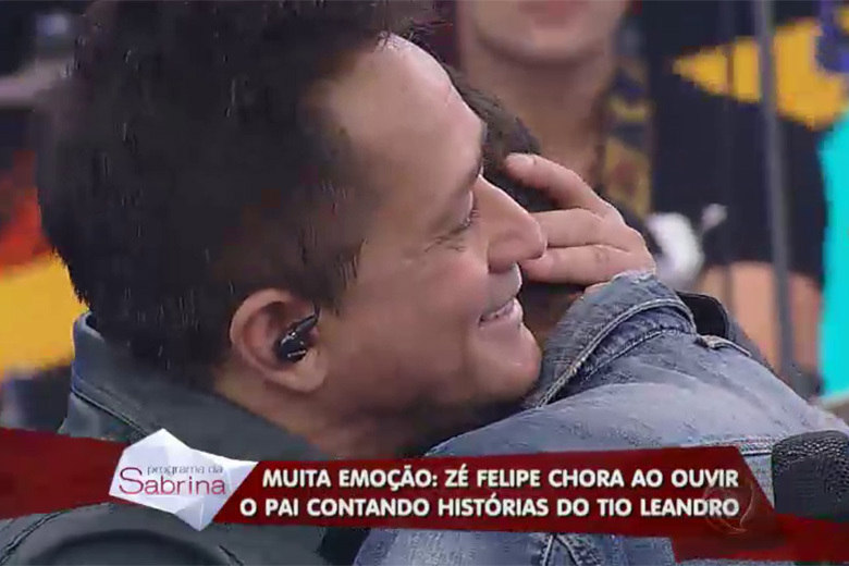Foi nessa hora que Zé Felipe chorou muito e foi receber consolo dos braços do pai