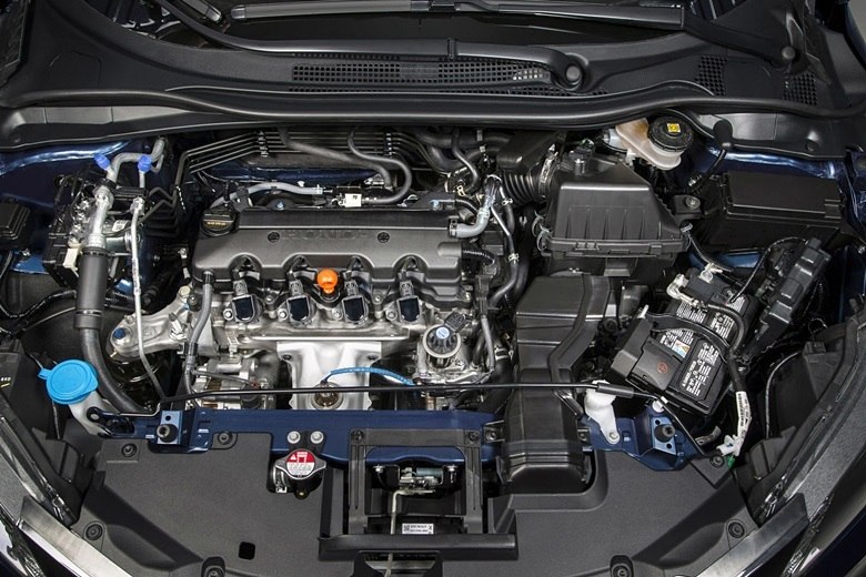 Na América do Norte, o HR-V será equipado com o propulsor 1.8 i-VTEC 16V  a gasolina com 139 cavalos de potência a 6.500 rpm e 17,55 kgfm de  torque a 4.300 rpm. Ao contrário da versão nacional, o HR-V vendido lá  fora contará com opções de tração dianteira e integral 