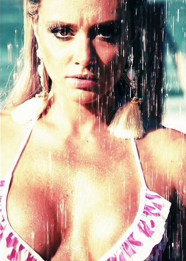 Juju para quarteirões por onde passa! Para manter o corpo perfeito, a rotina é pesada. Se você quer ganhar massa muscular e ficar bela, veja a seguir os exercícios praticados pela loira + Alguns anos e muita academia depois… Veja a transformação da menina Juju Salimeni em mulherão+ Legendários também está no Facebook. Curta!+ Siga a atração de Marcos Mion no Twitter!