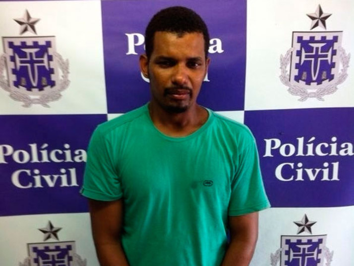 Ismael de Jesus Morais, de 27 anos, foi preso na terça-feira
(2), acusado de matar Cassiane Lima, 15, no município de Teixeira de Freitas,
extremo sul da Bahia. Segundo a Polícia Civil da cidade, o vizinho da menor
confessou o crime e levou a polícia até o local onde estava o corpo, próximo à
BR-101 