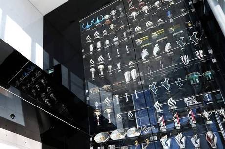 Ao todo, os criminosos levaram mais de 60 troféus