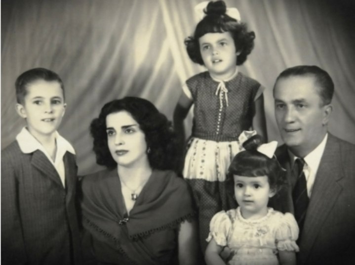 A presidente Dilma Rousseff completa 67 anos neste domingo (14). Filha do advogado bÃºlgaro Pedro Rousseff com a dona de casa carioca Dilma Jane Silva, Dilma Vana Rousseff nasceu em 14 de dezembro de 1947, e teve infÃ¢ncia e juventude confortÃ¡veis em Minas Gerais