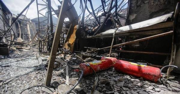 'Não vou mais viajar', diz vendedor que teve comércio incendiado ... - R7