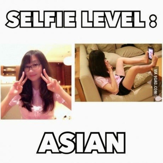 Quem não tem o famoso acessório, pode tentar fazer selfies em um nível elevado, o dos asiáticos!