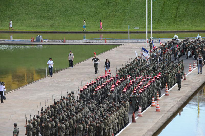 Homens das Forças Armadas participaram do ensaio na Esplanada dos Ministérios