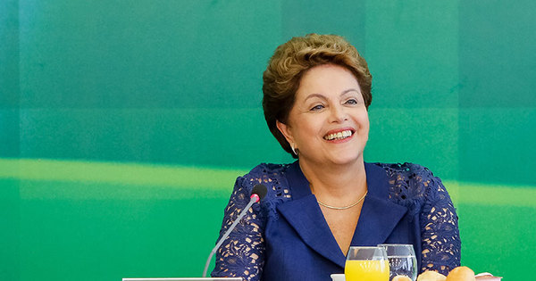 Presidente chega de helicóptero à reunião ministerial - R7