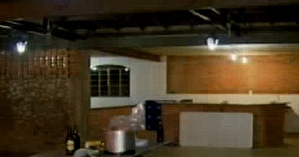 Dupla é presa ao impor toque de recolher após chacina na Grande ... - R7