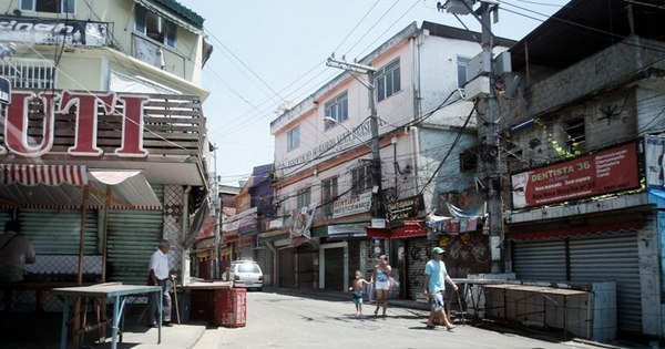 Comércio do Complexo do Alemão é fechado após morte de ... - R7