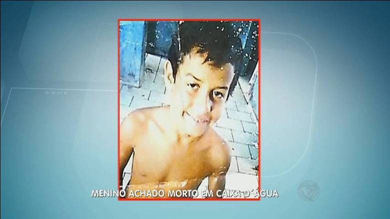Um menino de seis anos foi encontrado morto dentro de uma caixa d’água 
de uma escola municipal de Sumaré, no interior de São Paulo. Segundo a 
polícia, a vítima tinha sinais de violência sexual. A criança foi vista 
pela última vez em uma LAN house