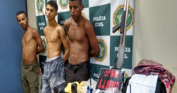 Polícia encontra paiol e prende gerente do tráfico de comunidade ... - R7