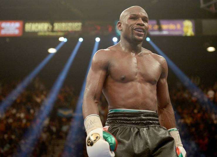 Atleta mais bem pago de 2014, o lutador Floyd Mayweather faturou R$ 275,1 milhões ao longo do ano. Essa grana toda equivale a R$ 8,72 por segundo. Só para dar uma ideia do quanto de dinheiro ele ganha, dá um salário mínimo (R$ 788) a cada 90 segundos