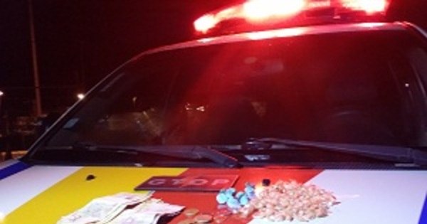 Dois adolescentes são apreendidos com drogas em São Sebastião - R7