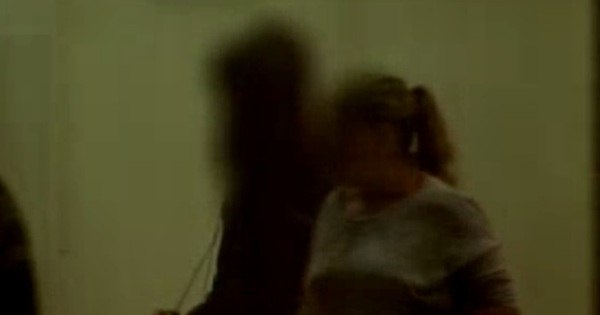 Adolescentes são estupradas e mantidas em cárcere privado na ... - R7