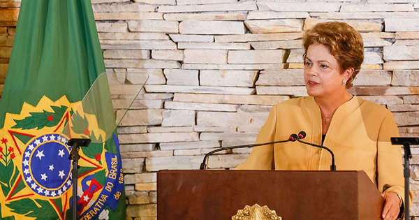 Dilma cobra eficiência e pede ajuda de ministros para combater ... - R7