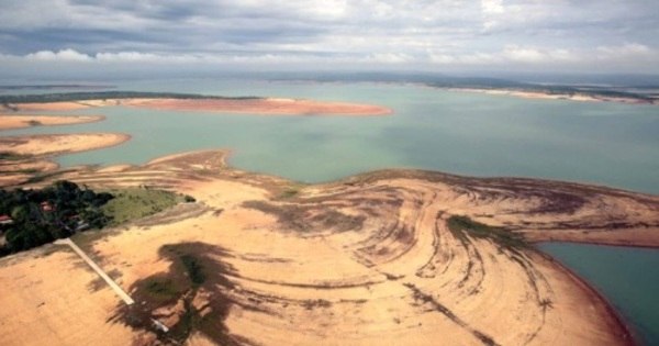Nível de água na represa de Três Marias pode chegar a 5% no fim ... - R7