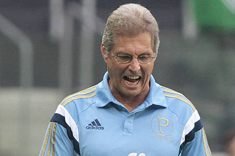 Oswaldo de Oliveira se irrita com perguntas sobre Dudu e avisa: 'Sei o que estou fazendo'