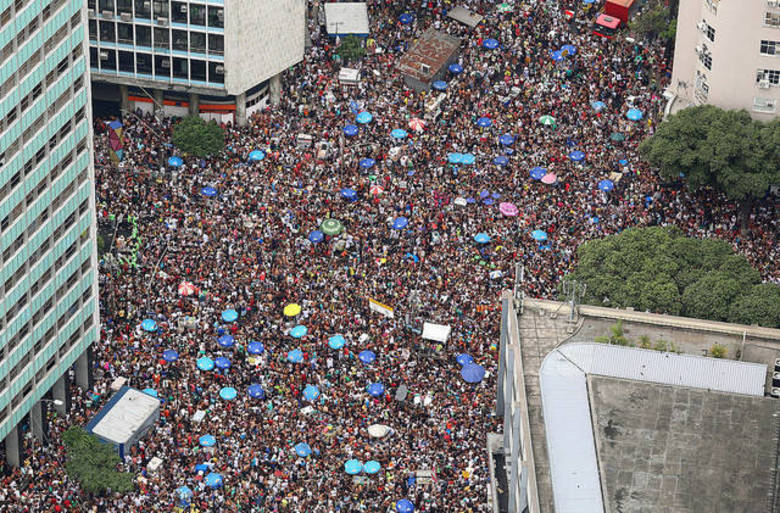 O bloco Alegria da Mangueira desfilará às 20h, no sábado (14), no campo da UPP da Mangueira, na
zona norte do Rio. Os Amigos do Catete irão desfilar na rua dois de dezembro com rua do catete, às 18h 