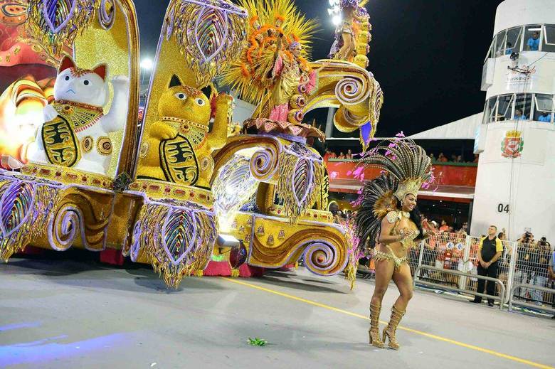 Águia de Ouro leva o Japão para a avenida